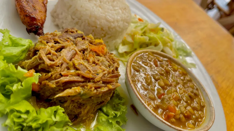 Carne Desmechada para almuerzo en Cartagena en Pizzeria Aguanile