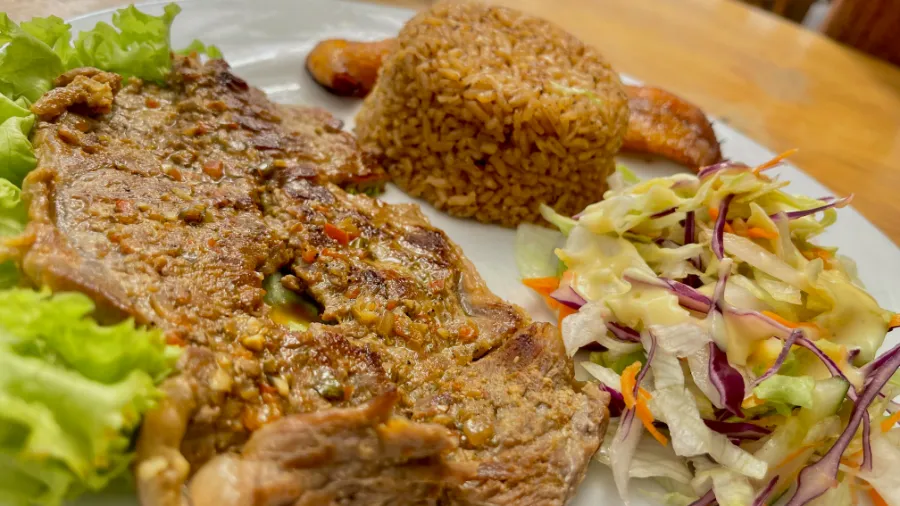 Churrasquito para almuerzo en Cartagena en Pizzeria Aguanile