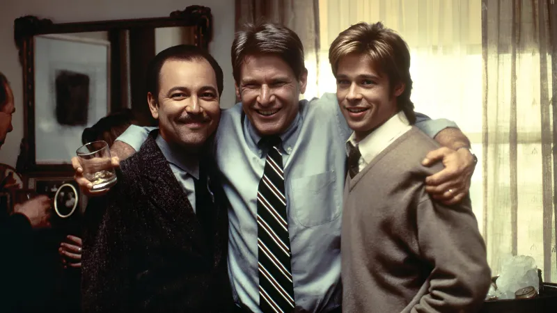 Rubén Blades con Harrison Ford y Brad Pitt en la pelicula The Devil's Own (1997)