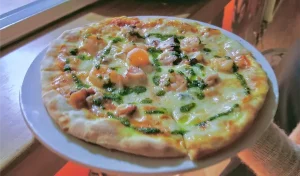 La Pizza Héctor Lavoe de mariscos (Camaron, Calamar & Pulpo)